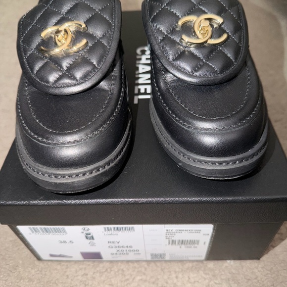 Chanel Black Lamb skin CC turnlock loafer - Picture 2 of 10